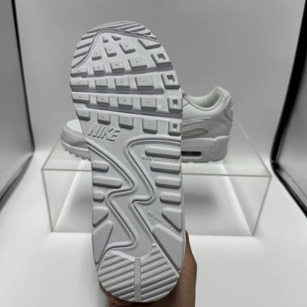 Brand New Nike Air Max 90 GS White Leather HF6358-102 Size 6Y Youth / 7.5 Women